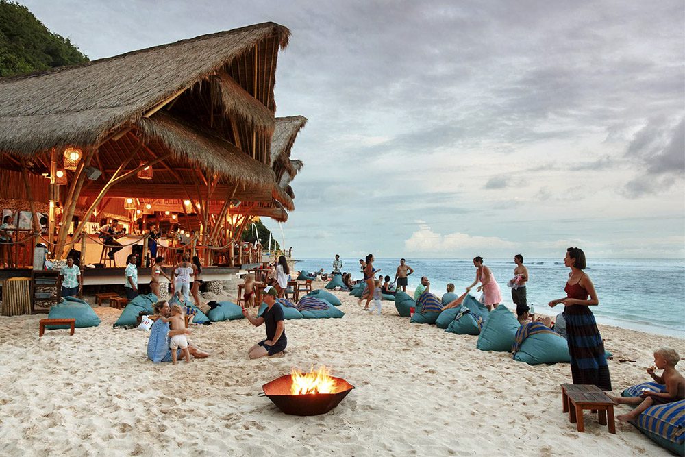 The menu Salt Restaurant at Terrace Green Hotel Negombo includes international and local cuisine. Food for all seasons!